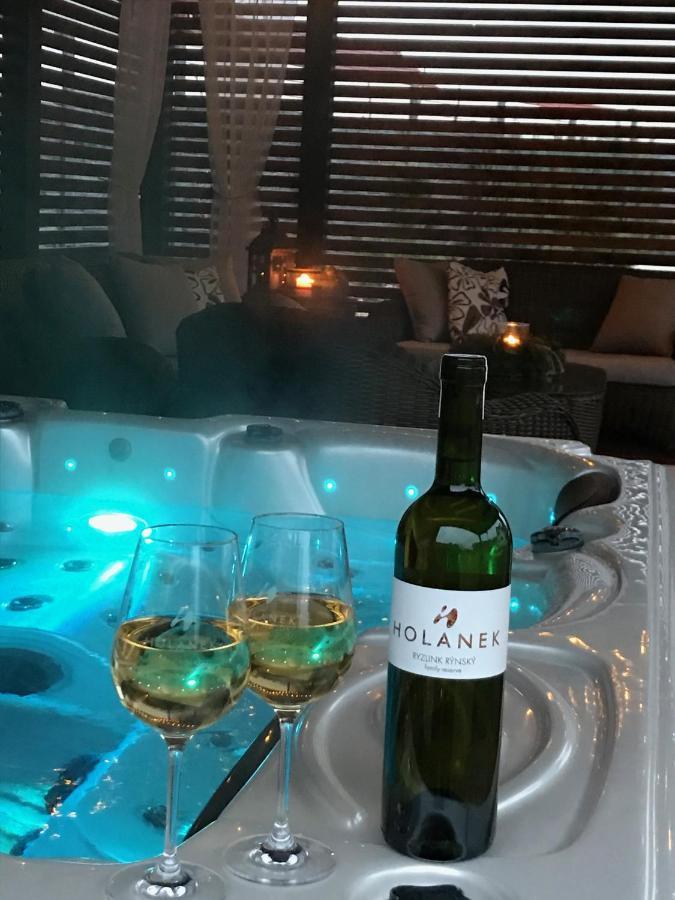 Orchardhouse Farmhouse, Wellness Chrast  Eksteriør bilde